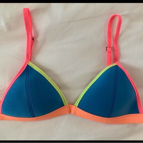 Triangle bikini top! Excellent. Condition Sz S - Picture 1 of 11